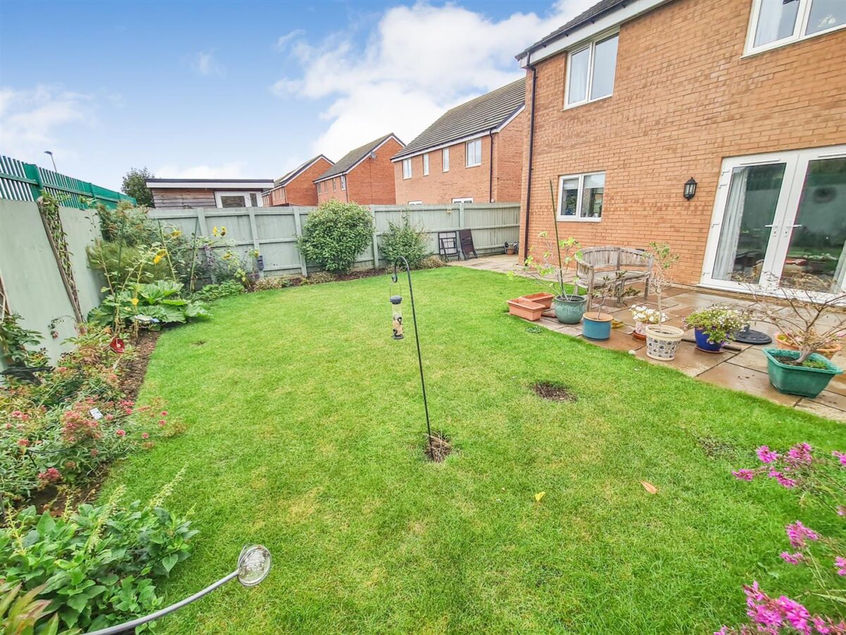 Oak Wood Drive, Corby