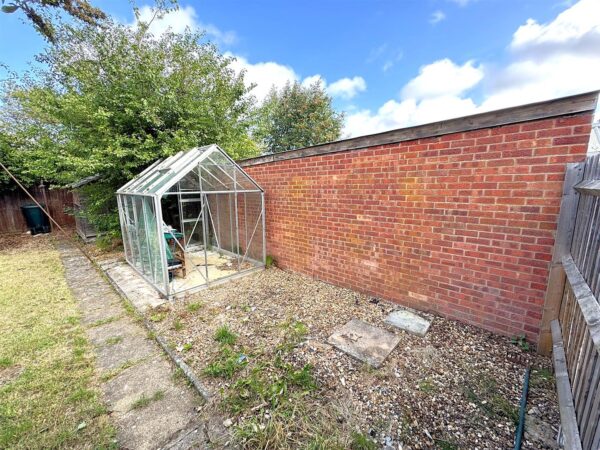 Studfall Avenue, Corby