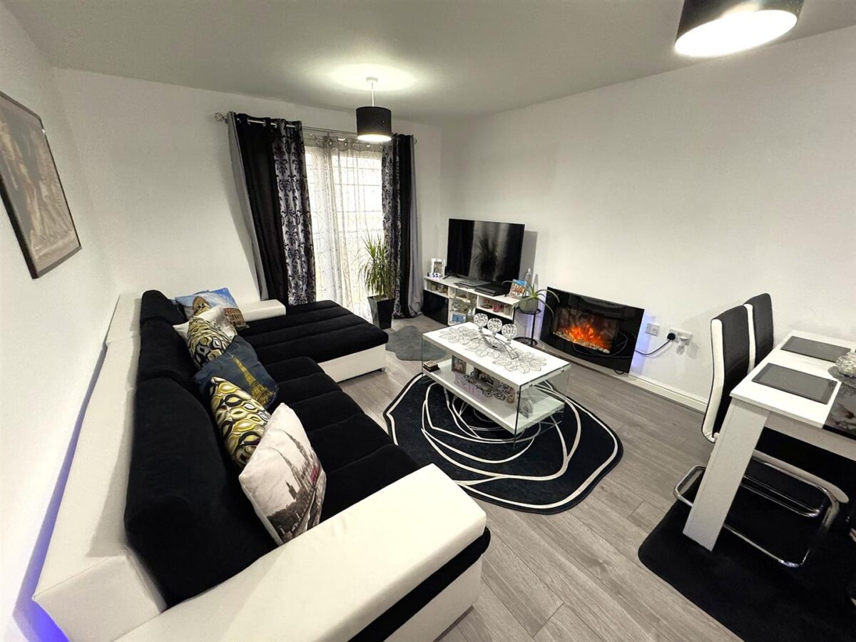 Cannock Road, Corby