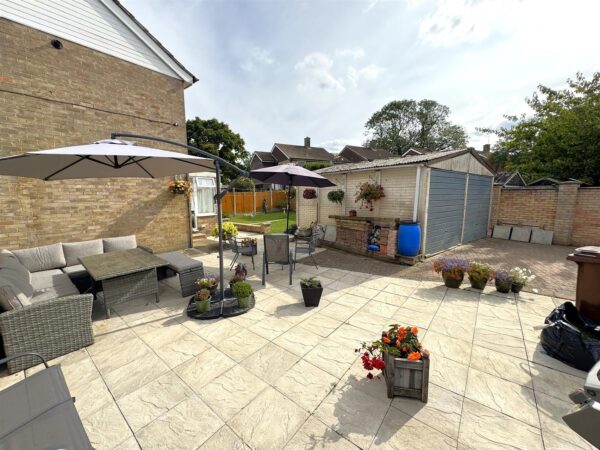 Beanfield Avenue, Corby