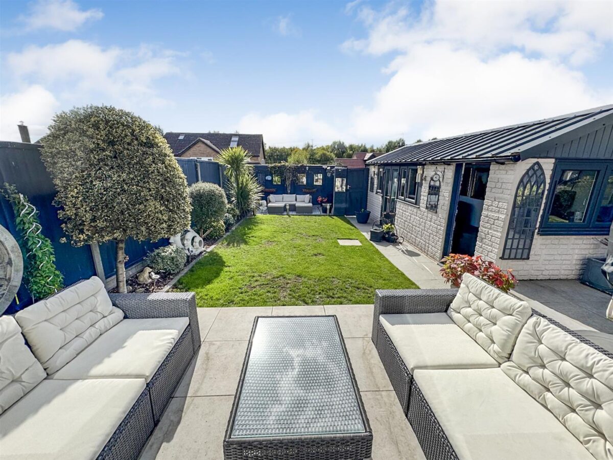 Corby Road, Weldon, Corby