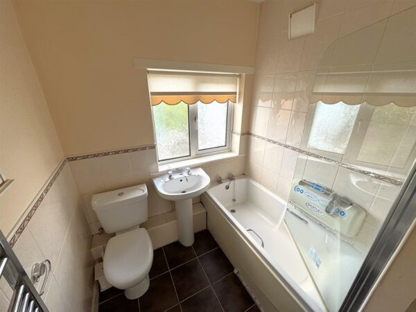 Studfall Avenue, Corby