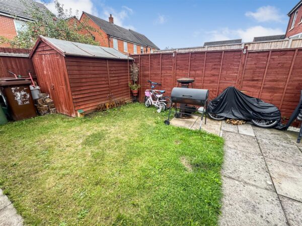 Farnborough Close, Corby