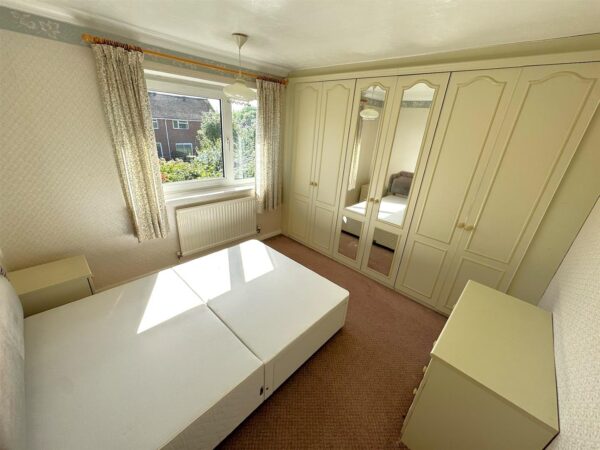 Collingwood Avenue, Corby