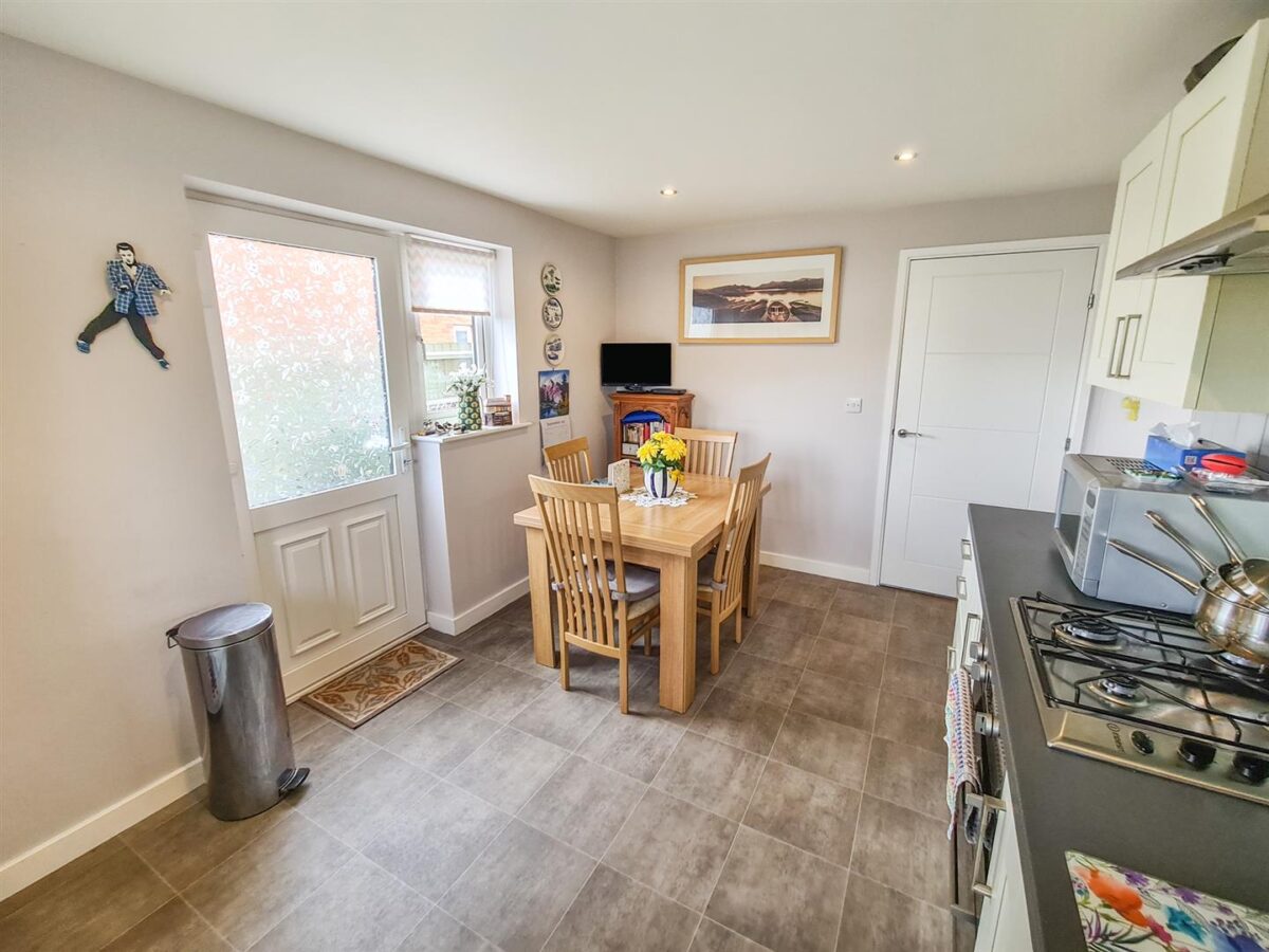 Oak Wood Drive, Corby