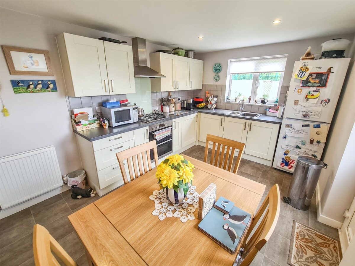 Oak Wood Drive, Corby