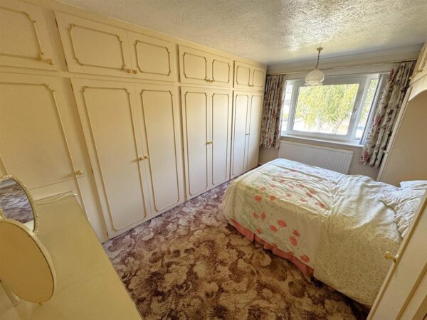 Collingwood Avenue, Corby