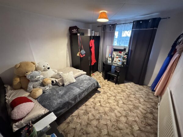 Clovelly Court, Corby