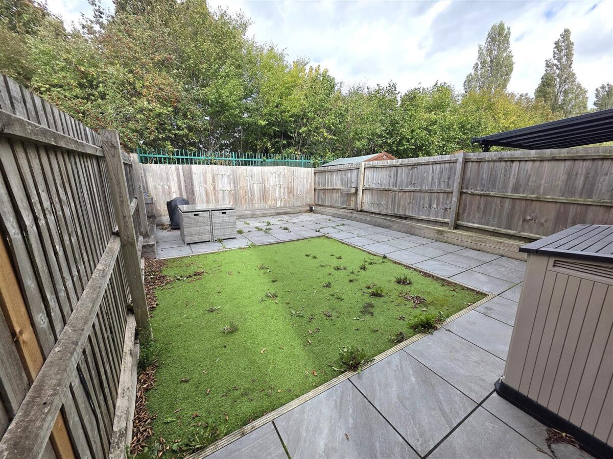 Oak Wood Drive, Corby
