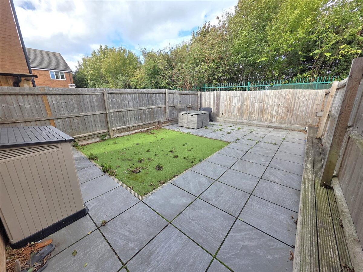 Oak Wood Drive, Corby