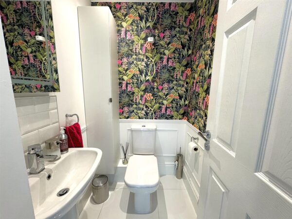 Corby Road, Weldon, Corby
