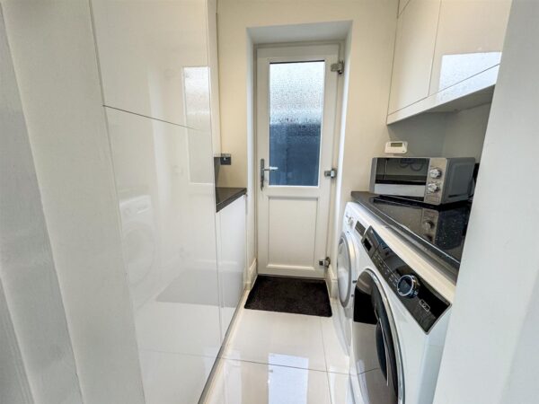 Corby Road, Weldon, Corby