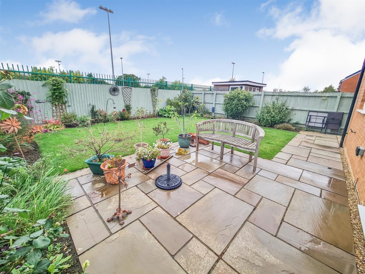 Oak Wood Drive, Corby
