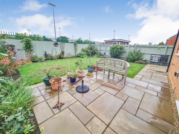 Oak Wood Drive, Corby