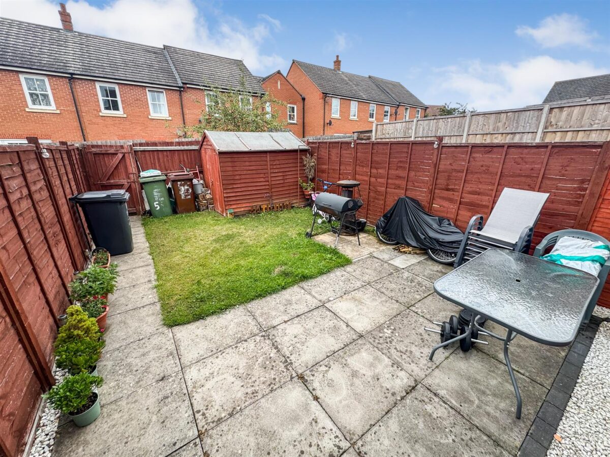 Farnborough Close, Corby
