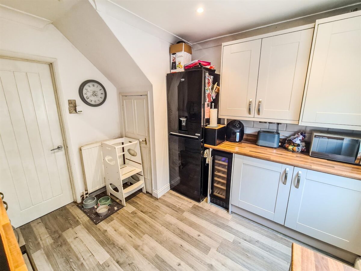 West Glebe Road, Corby