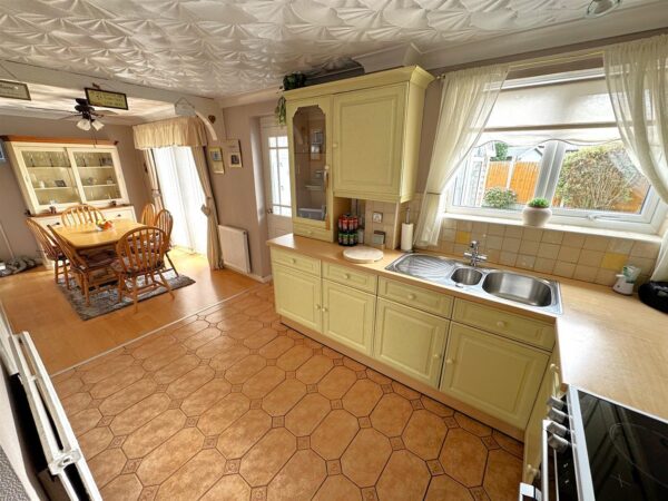 Beanfield Avenue, Corby