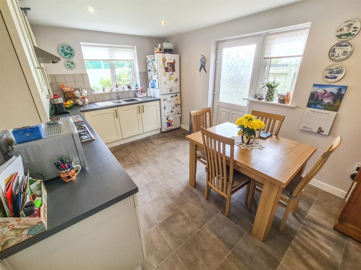 Oak Wood Drive, Corby