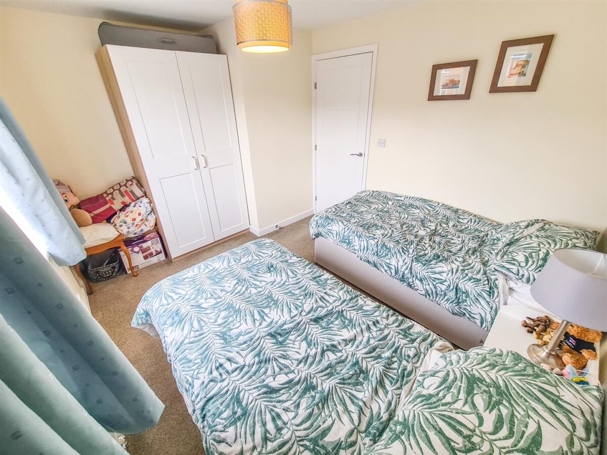 Oak Wood Drive, Corby