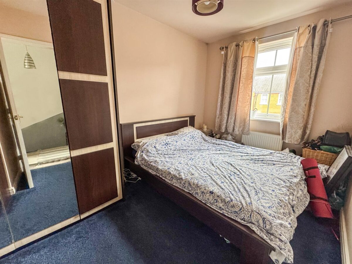 Farnborough Close, Corby