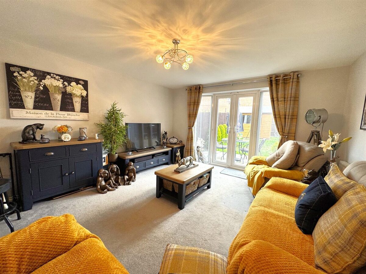 Siskin Close, Corby