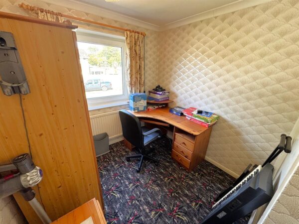 Collingwood Avenue, Corby