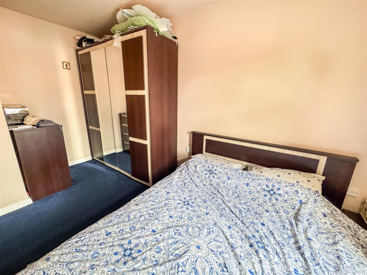 Farnborough Close, Corby