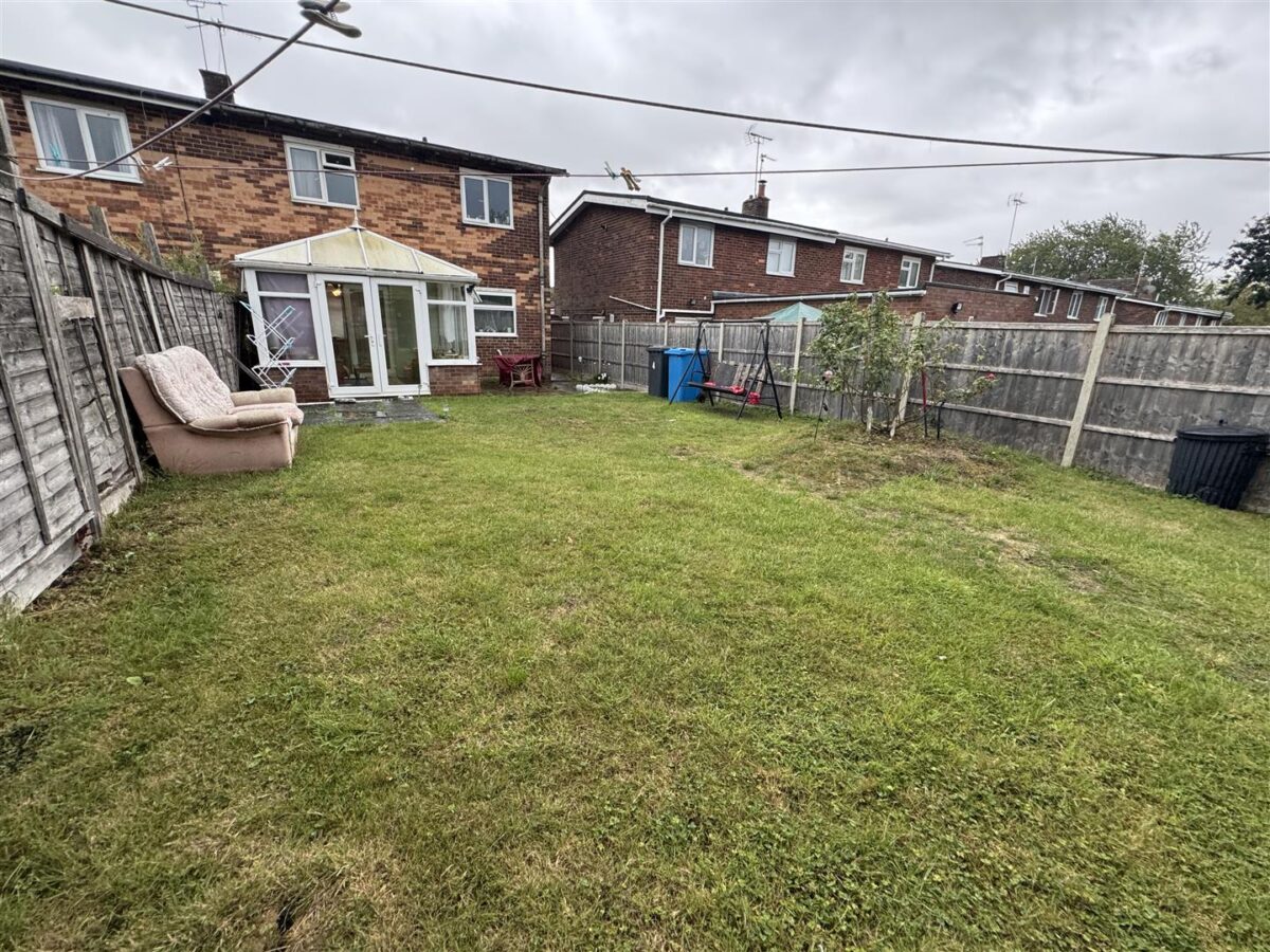 Clovelly Court, Corby