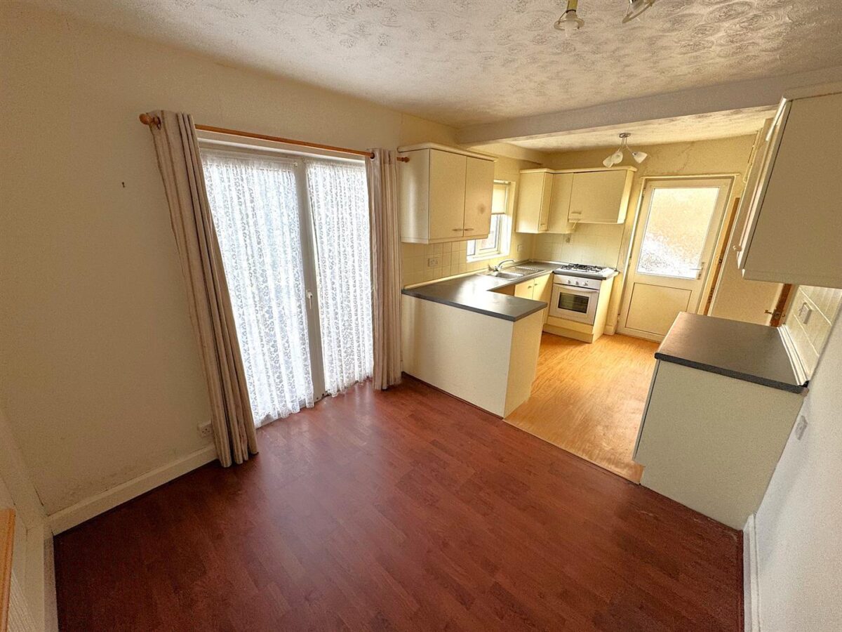 Studfall Avenue, Corby