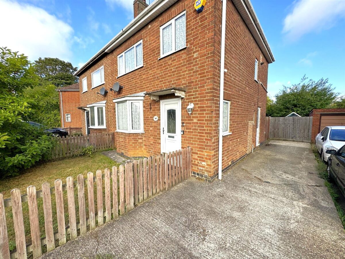 Studfall Avenue, Corby