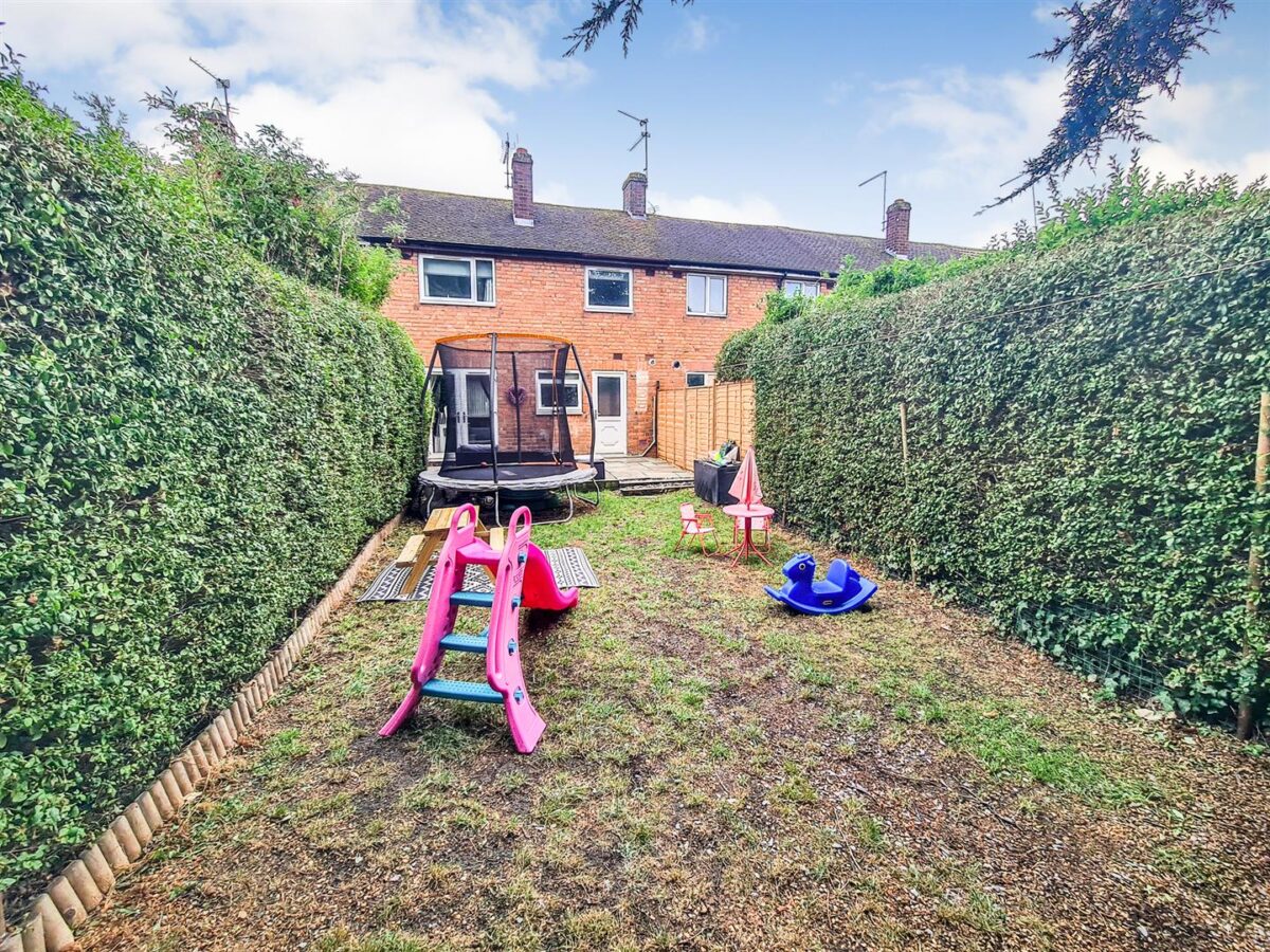 West Glebe Road, Corby