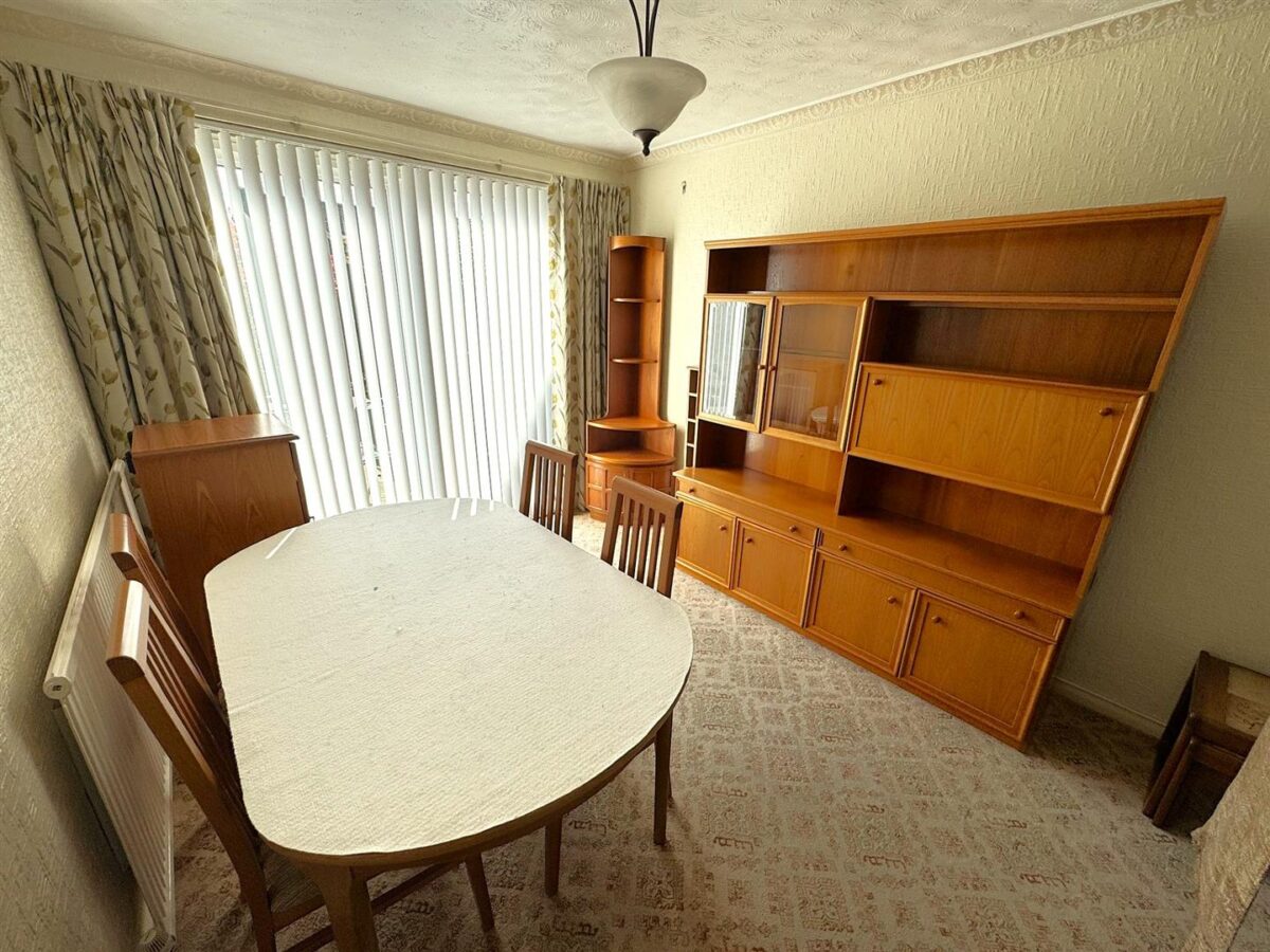 Collingwood Avenue, Corby