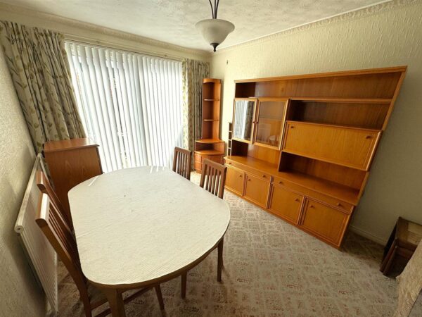 Collingwood Avenue, Corby