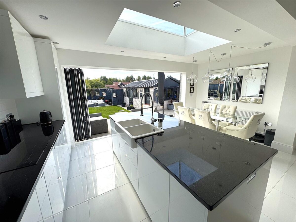 Corby Road, Weldon, Corby