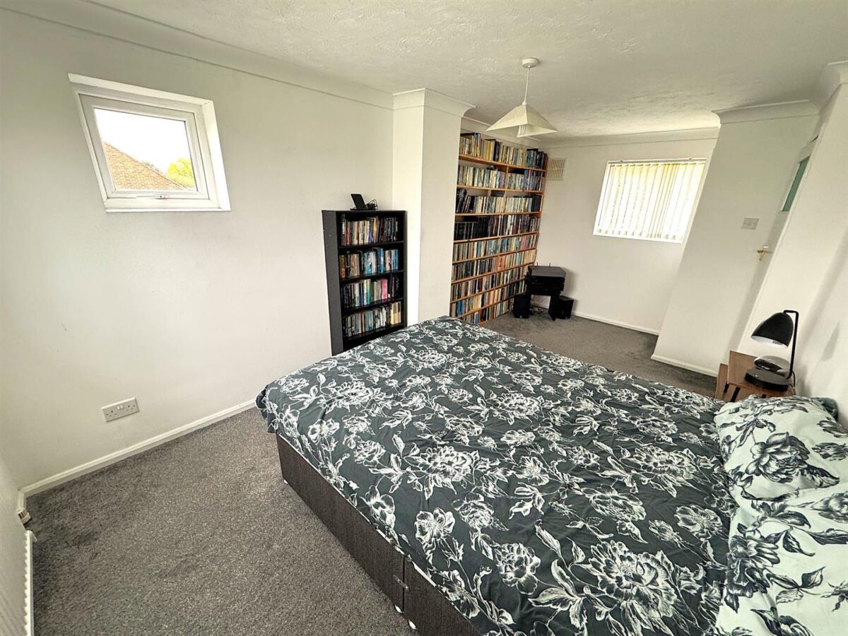 Cransley Gardens, Corby