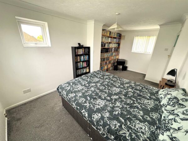 Cransley Gardens, Corby