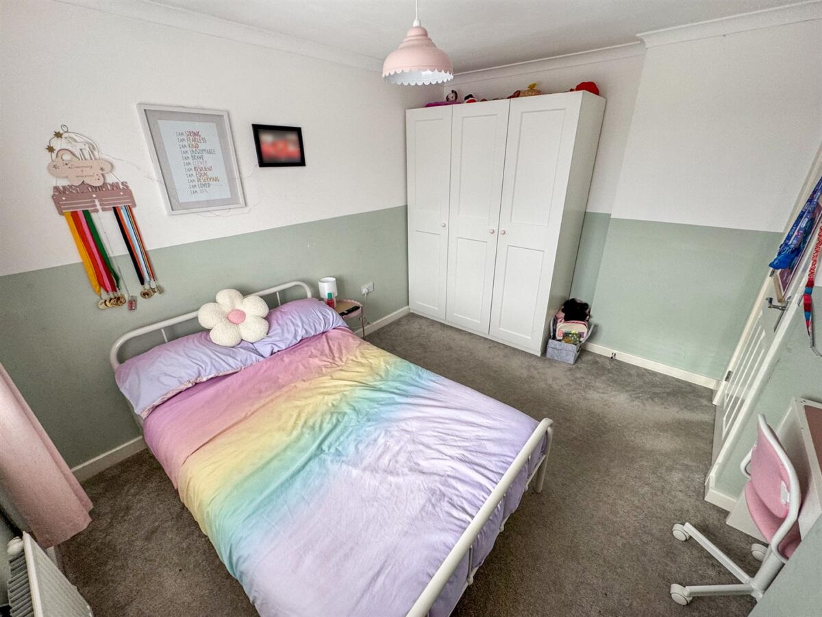 Flycatcher Road, Corby