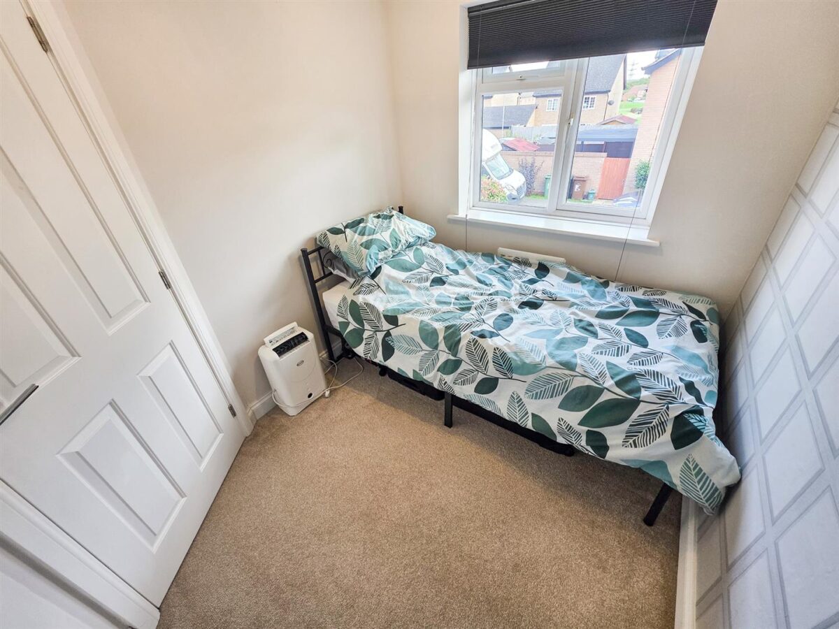Cotswold Close, Corby