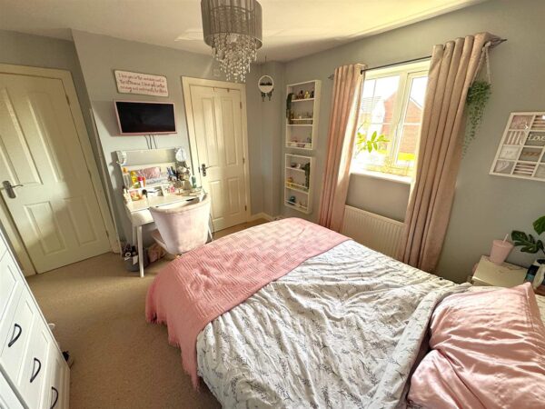 Flycatcher Road, Corby