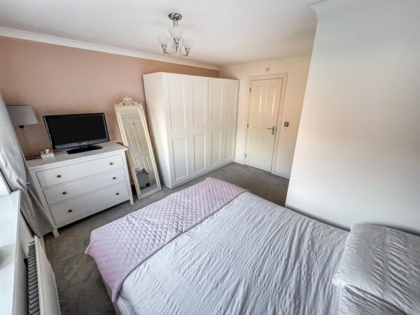 Flycatcher Road, Corby