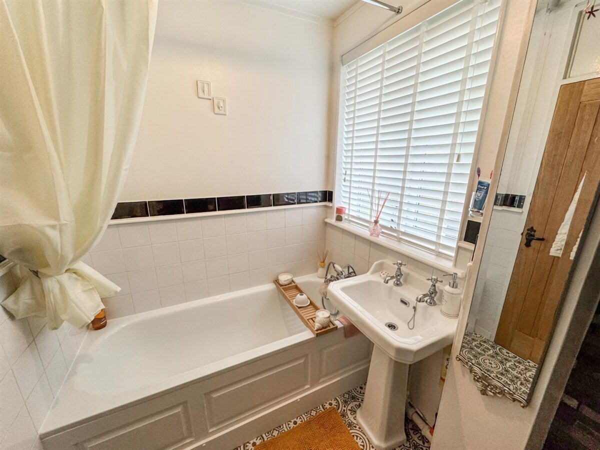 Welland Vale Close, Corby