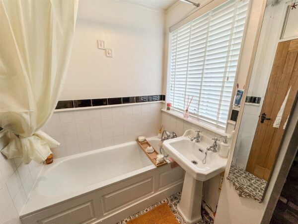 Welland Vale Close, Corby