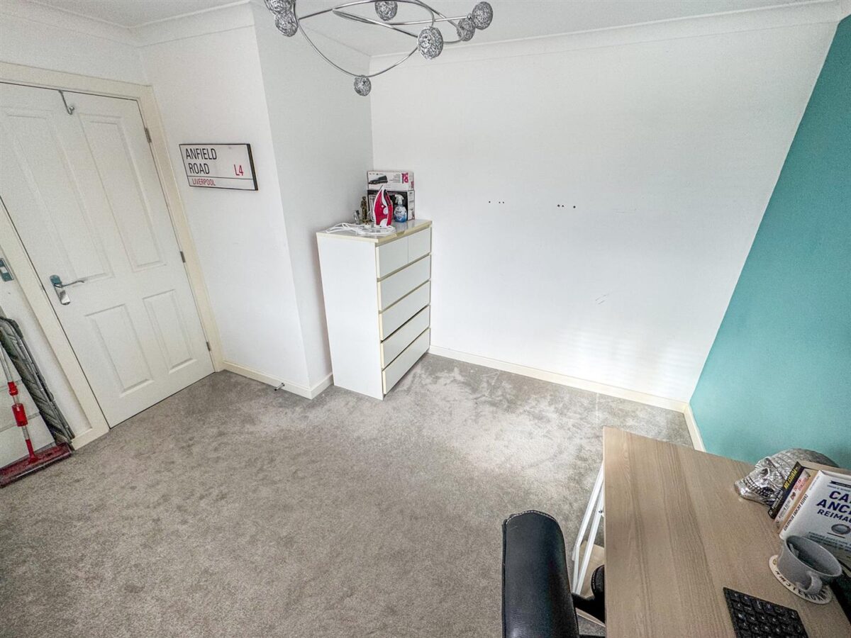 Flycatcher Road, Corby