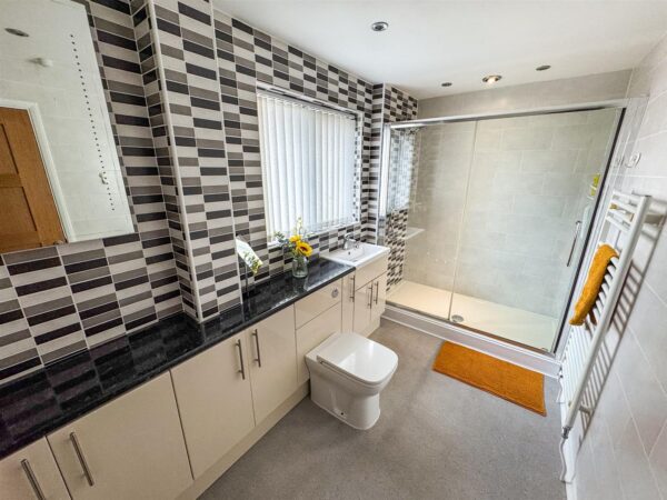 Kingsbrook, Corby