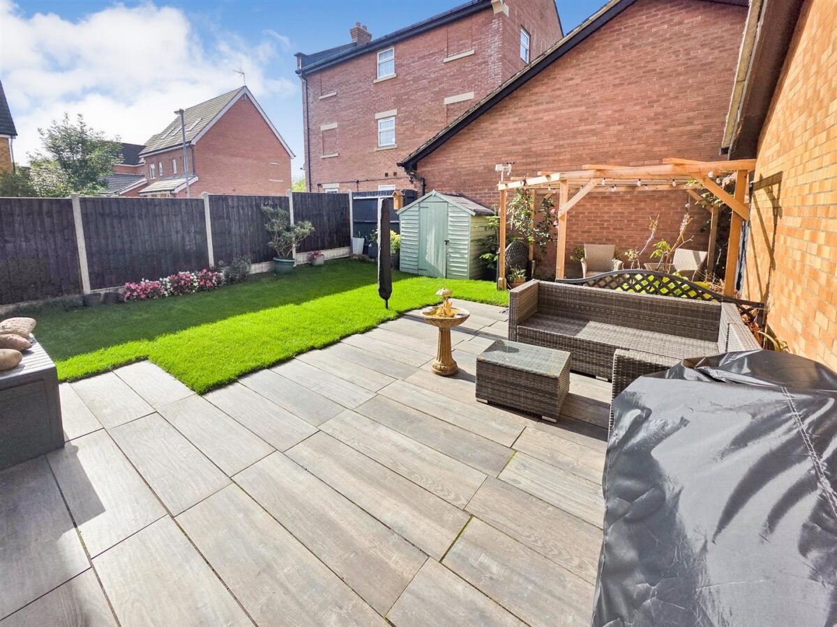 Cotswold Close, Corby