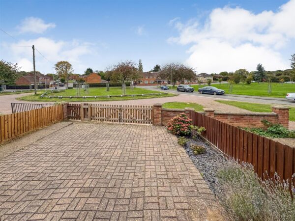 Seaton Crescent, Corby