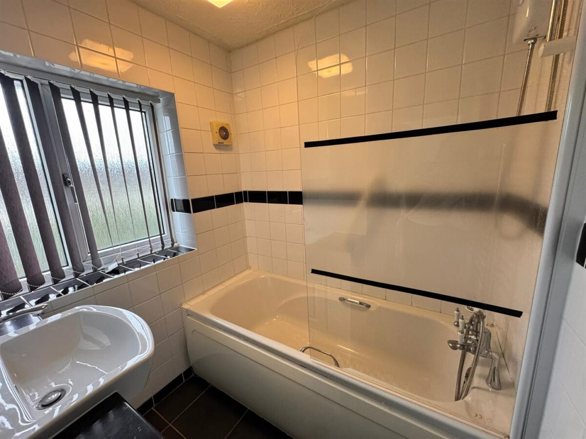 Landseer Court, Corby