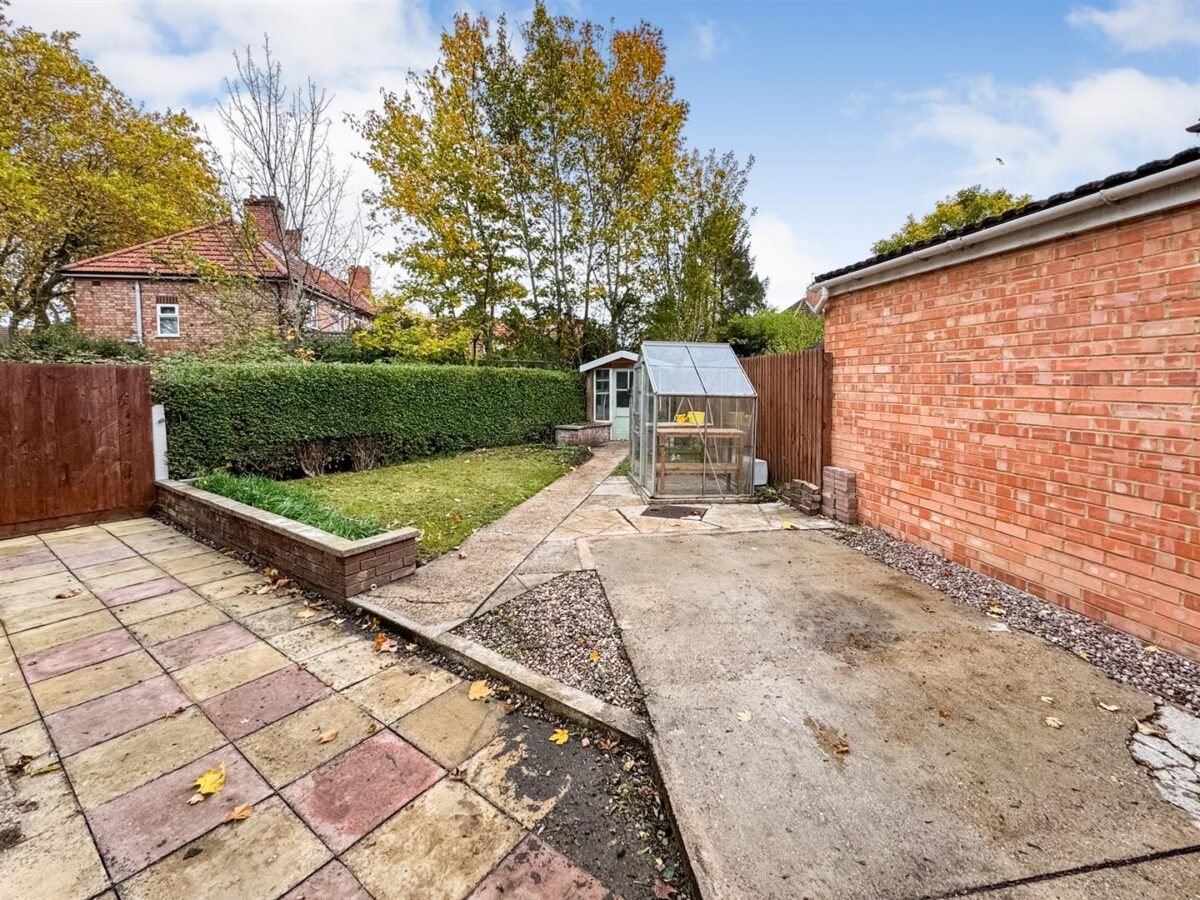 Westfields Road, Corby