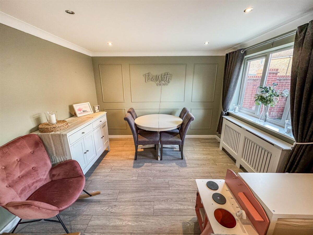 Flycatcher Road, Corby