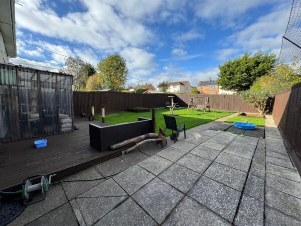 Welland Vale Close, Corby